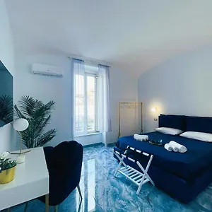 https://apt-luxury-blue-house.hotels-amalfi.com