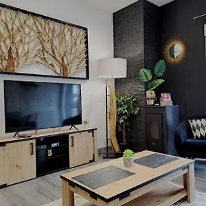 https://blackwhite-home-by-soserenityhome-parking-prive.hotels-rhonealpes.com